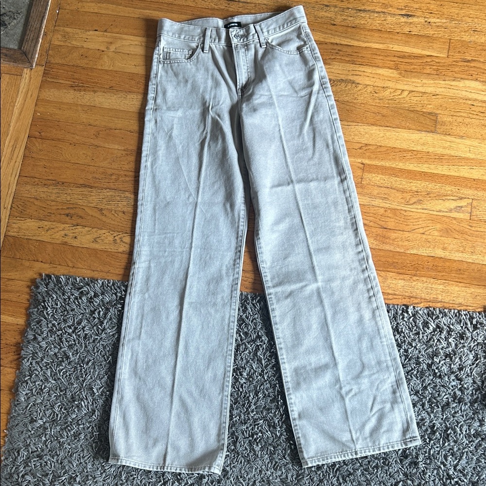 EUC Express Women's Light Gray Wide-Leg High Rise Jeans Size 2R